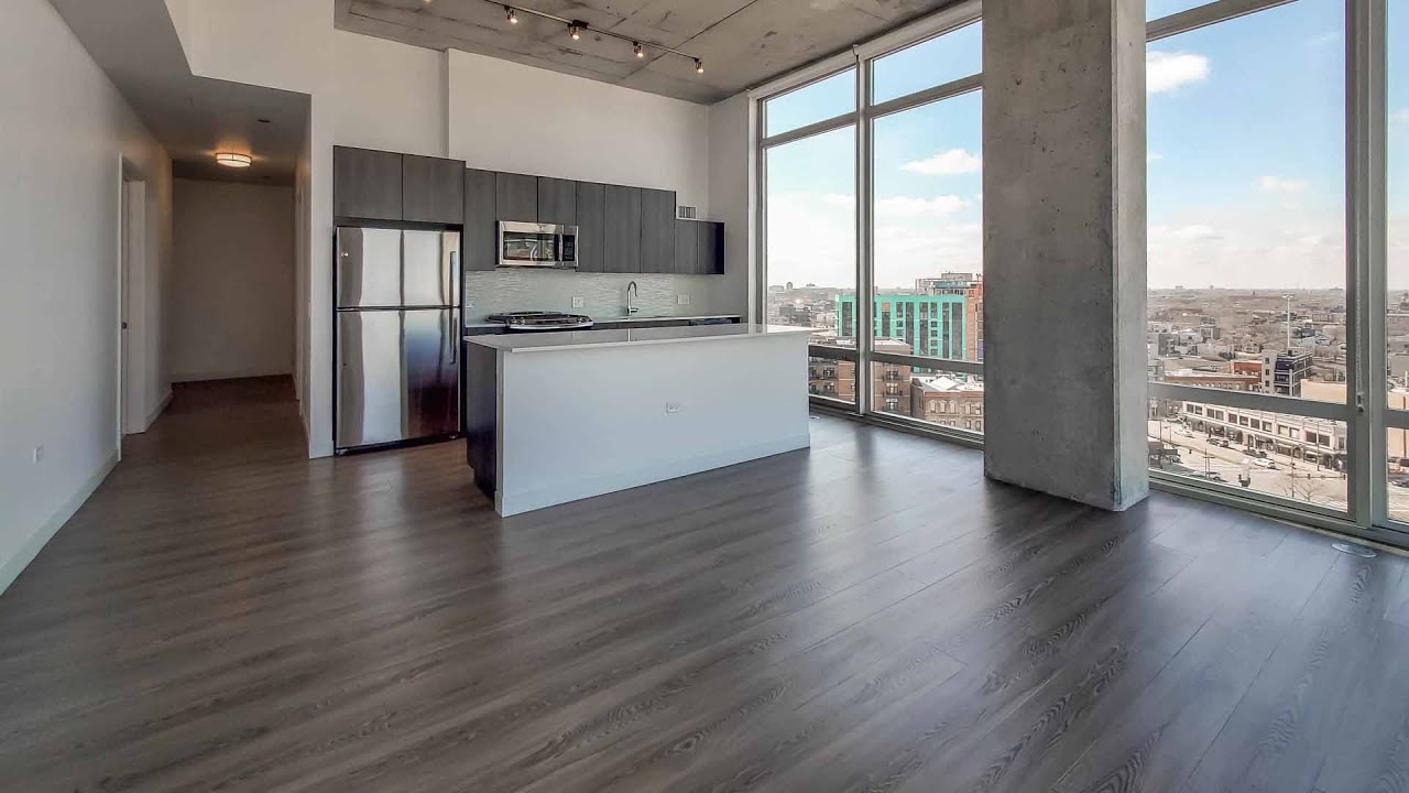 A River West topfloor 2bedroom at the transitfriendly Spoke