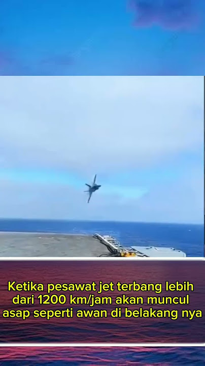 Kecepatan super! Jet tempur terbang di Atas 1.200 km/jam dengan jejak Asap di Langit! #shorts