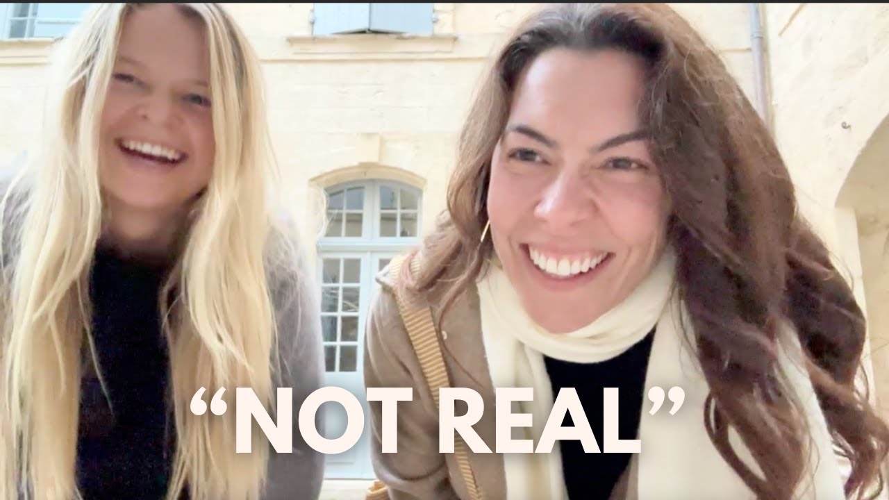 Лучшая подруга приехала во Францию ​​и сказала: «Ваш город — фальшивка».