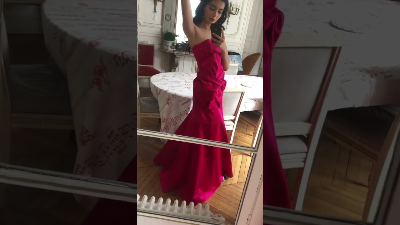 💚 Ngắm nhan sắc xinh đẹp quyến rũ của Miss World Colombia Camila 2023 Pinzón khi diện đầm hở ngực 👑