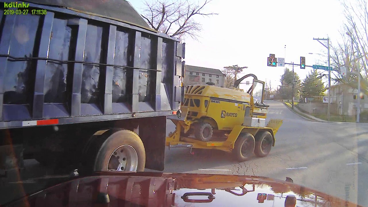 Colonial Tree Service Truck Runs Red Light