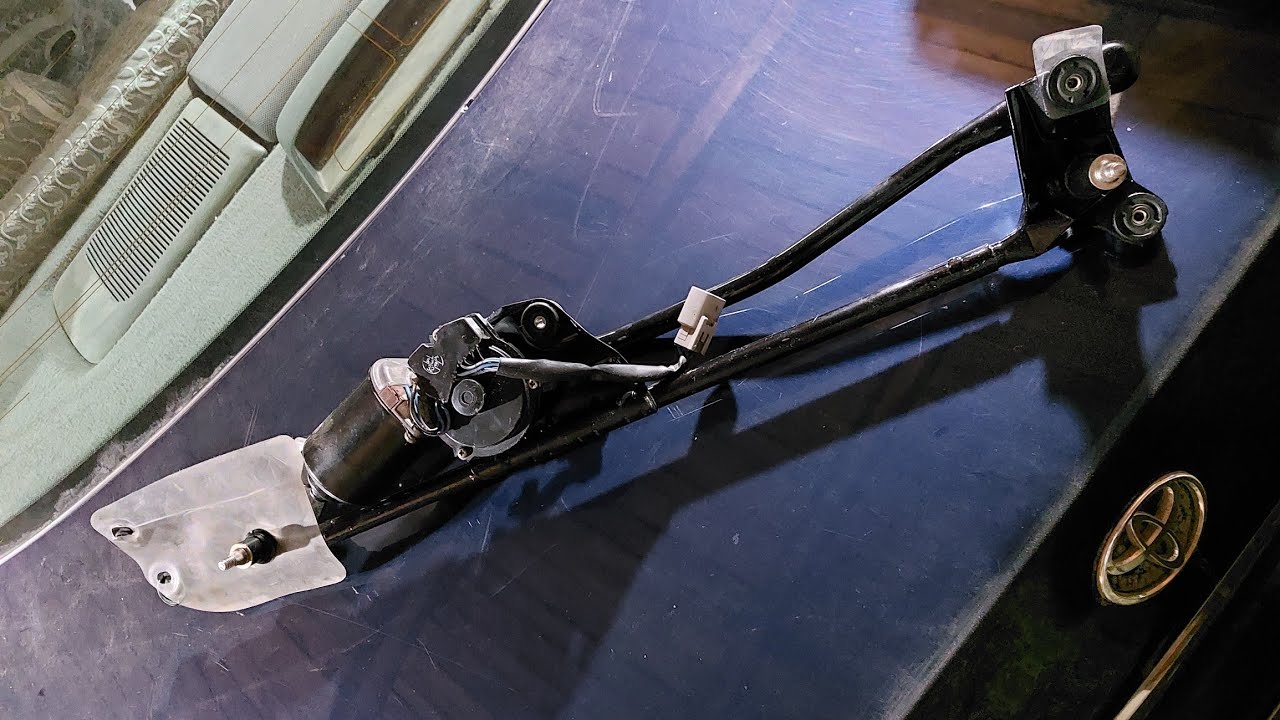 Обслуживание трапеции дворников — Toyota Crown S151