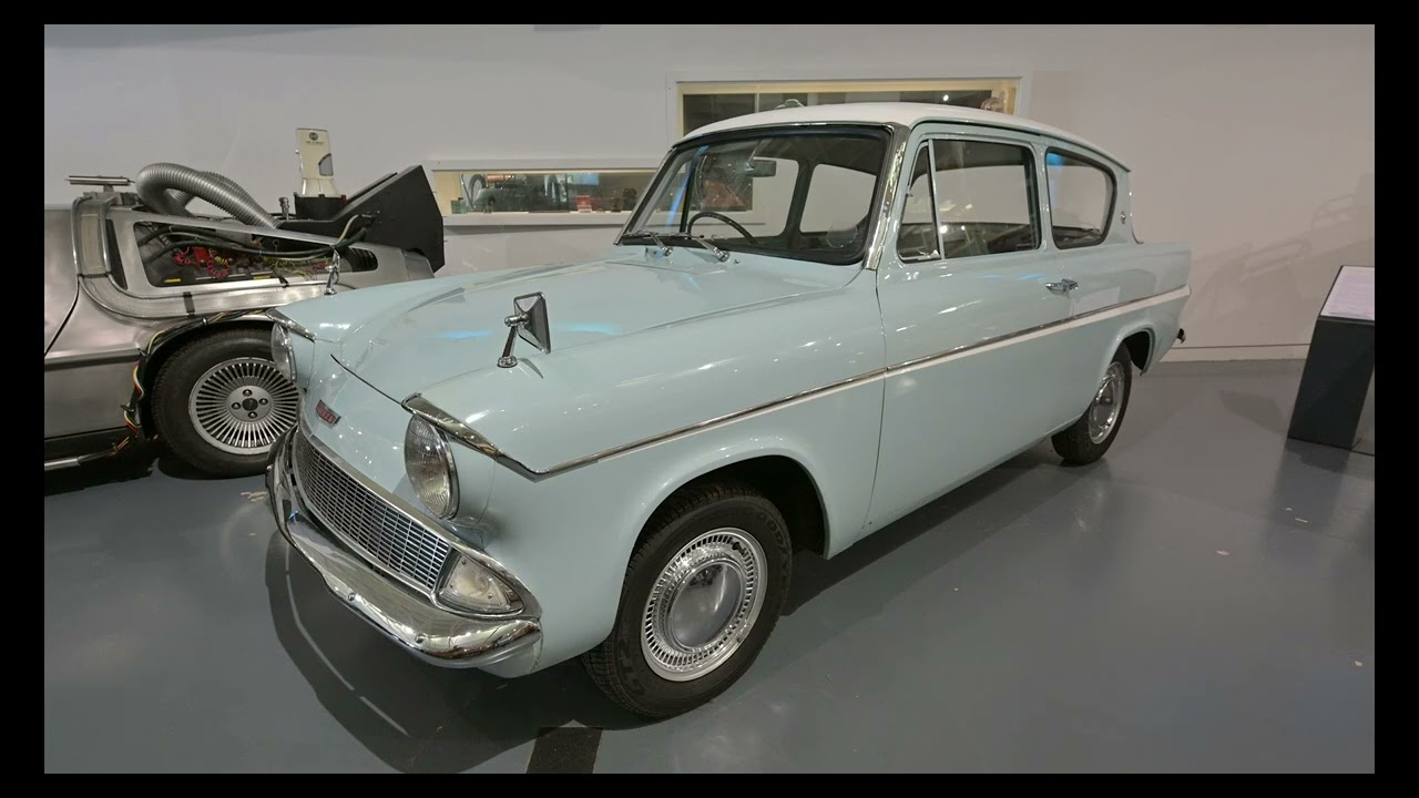 Harry Potter Ford Anglia. - YouTube