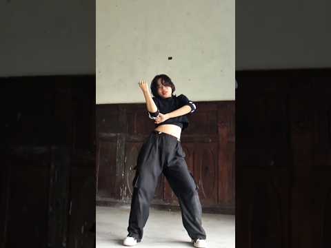 Abracadabra ~ Brown eyed girl  by Alysa loonars DC #dance #kpop #shorts #dancechallege
