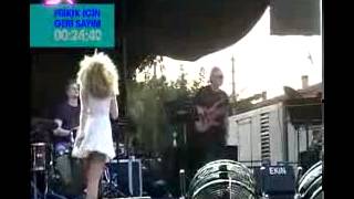 Hadisenin Manisa Konseri Beyaz Mini Havalı Eteği