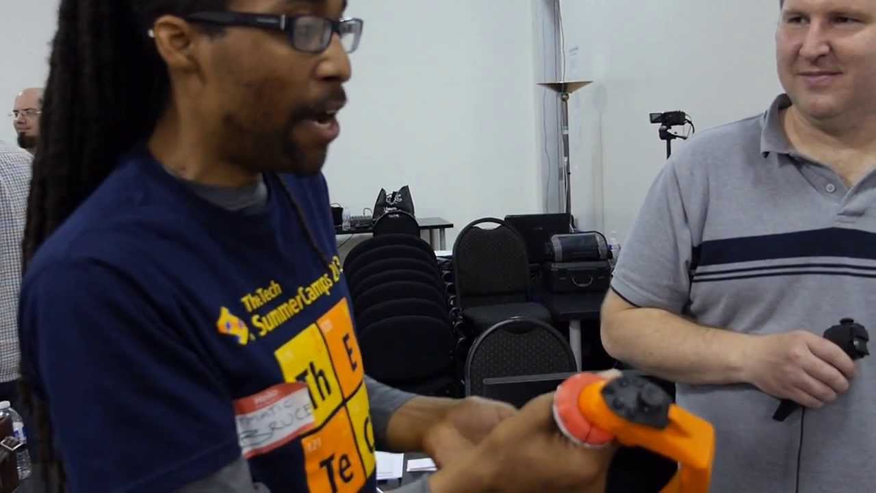 Cymatic Bruce (1 of 2) Tries Tactical Haptics Reactive Grip™ Haptic Controller SVVR Meetup, 6/2013