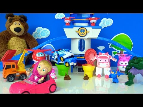 Maşa ile Koca ayı çizgi filmi oyuncakları Harika Kanatlar Robocar Poli ve Amber tuvalete kaka yaptı