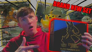 My FIRST CHARIZARD!? | Pokémon Crown Zenith Elite Trainer Box