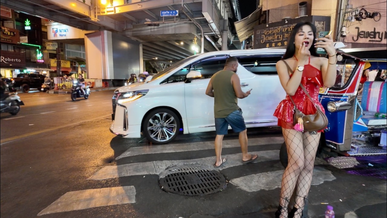 Bangkok Night walk - Cowboy to Nana