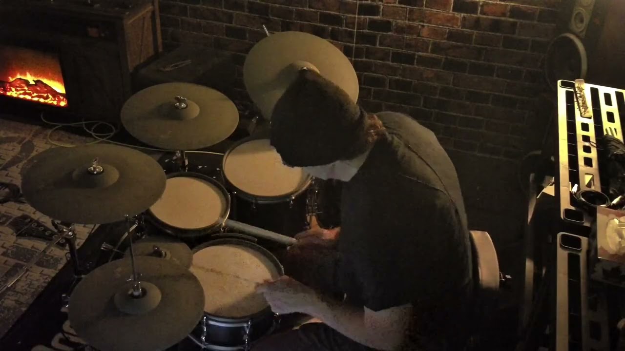 FELLY AND TECHNOTRONIC - PUMP UP THE VOLUME( Drum Cover)