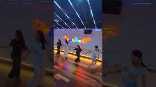 💗Beautiful Girl Roller 🛼 Skating Girl Encounter at the Ice Rink Dance🏂