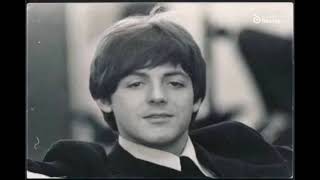 Paul McCartney sings John Lennon&#39;s Imagine.