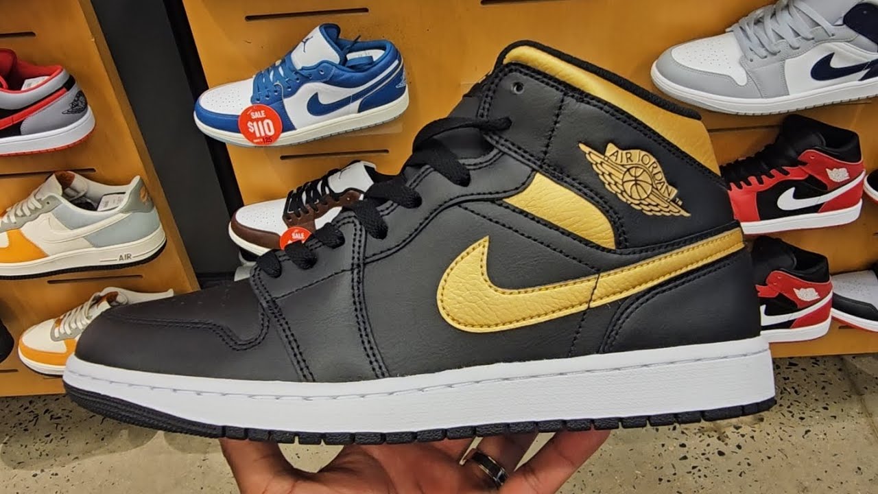 Nike Air Jordan 1 Retro Mid Black Metallic Gold 4K POV / SKU 