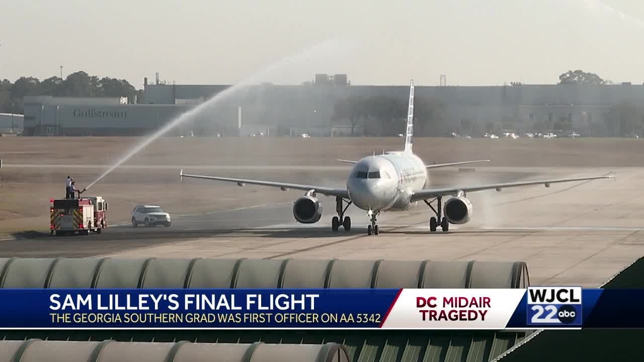 Sam Lilley, first officer on American 5342, honored with water cannon salute in Savannah