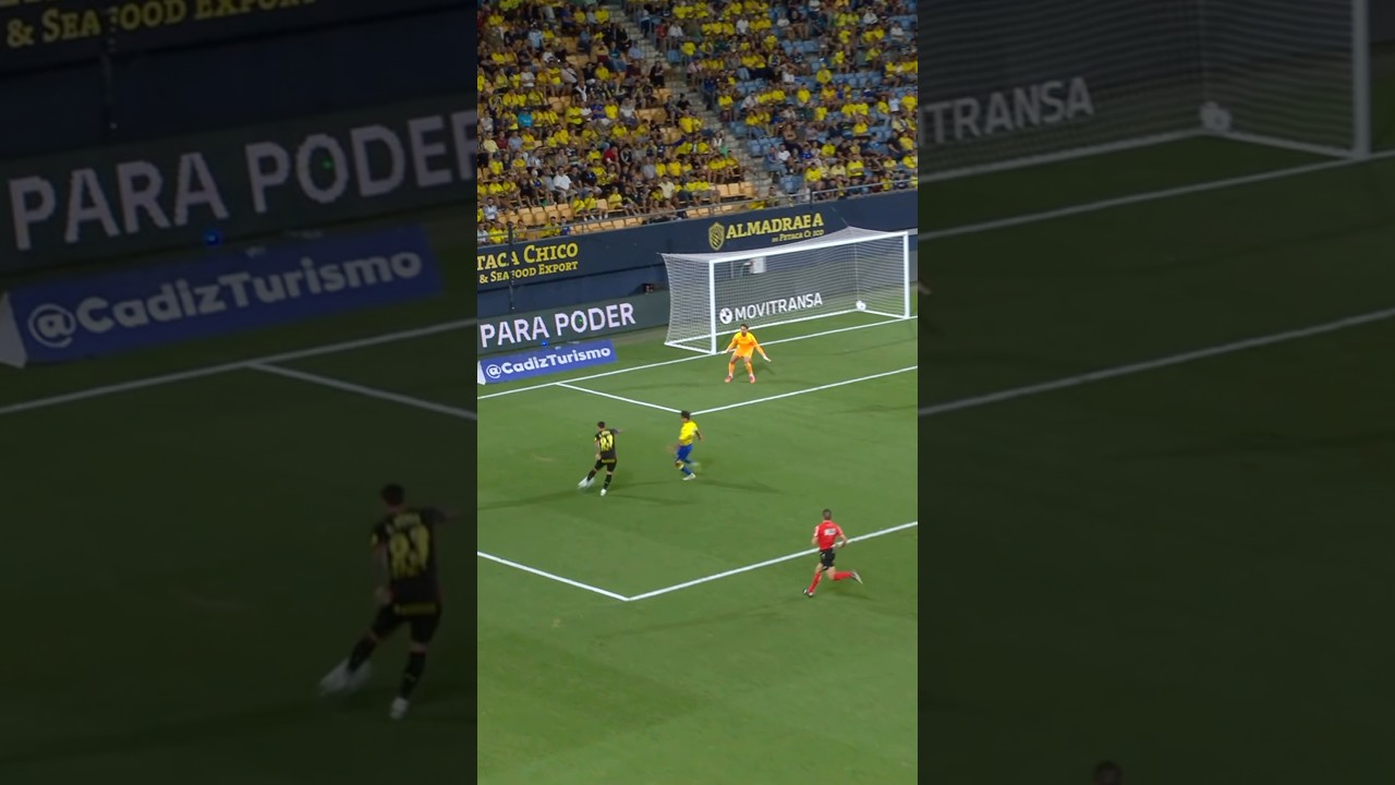 ⚡️El golàs de Carles Pérez #laligahighlights