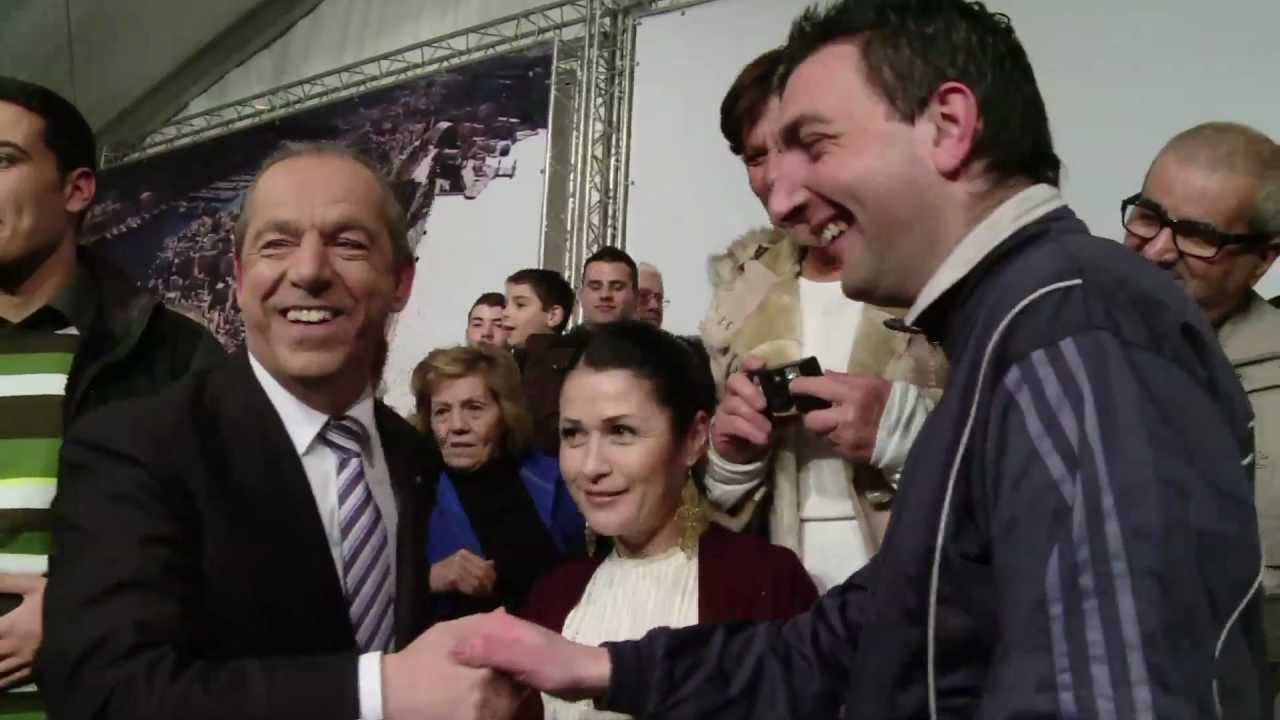 XARABANK - A DAY IN THE LIFE OF LAWRENCE GONZI