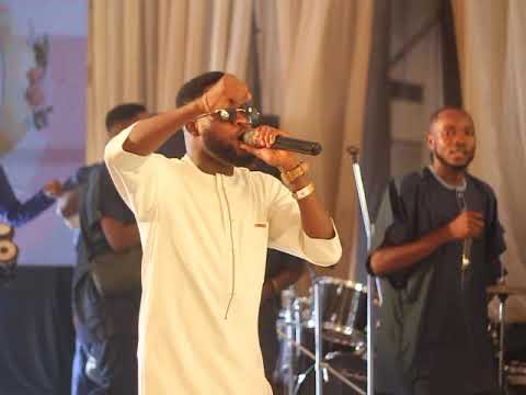 Elijah Daniel LIVE on stage singing Thanksgiving songs at a wedding Party in Lagos #trending #owambe