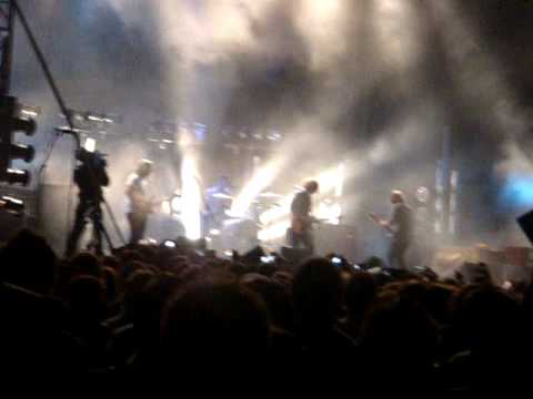 Arctic Monkeys - The View From The Afternoon @ Est...