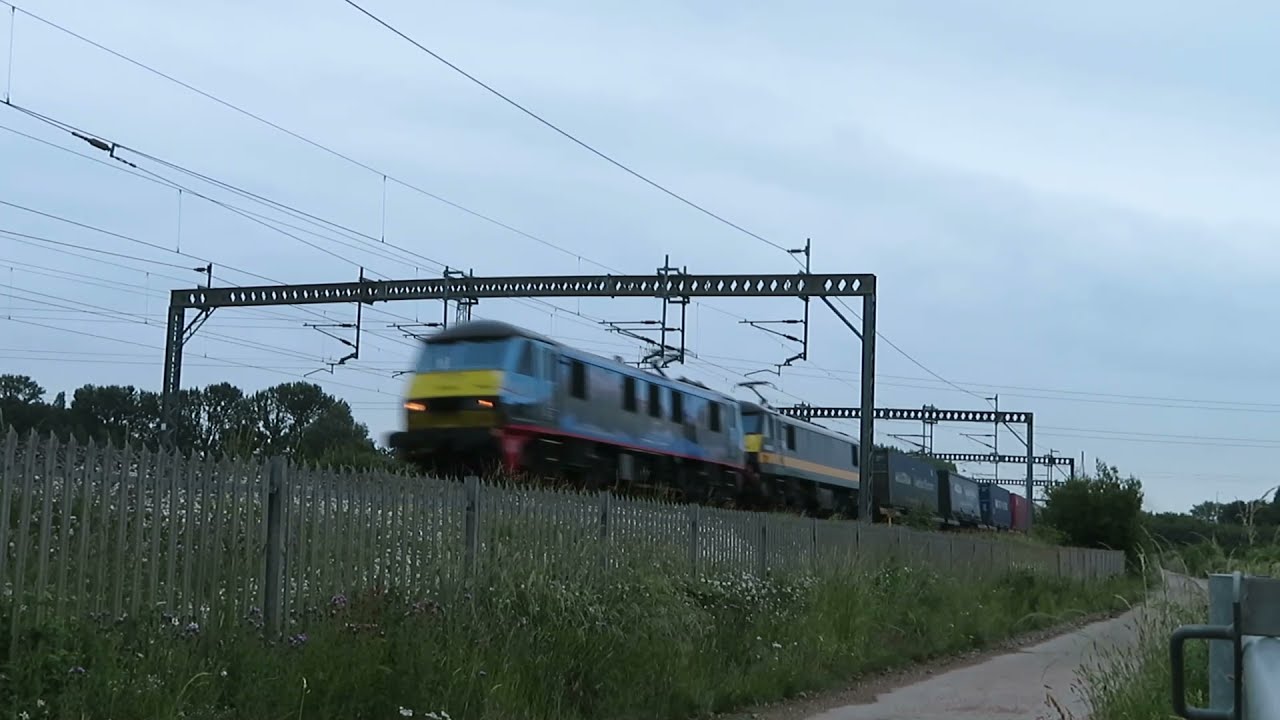 DB Malcolm 90024 & Ex-GC 90026 - 4S47 Containers, Comberford (Tamworth) 28/06/21.
