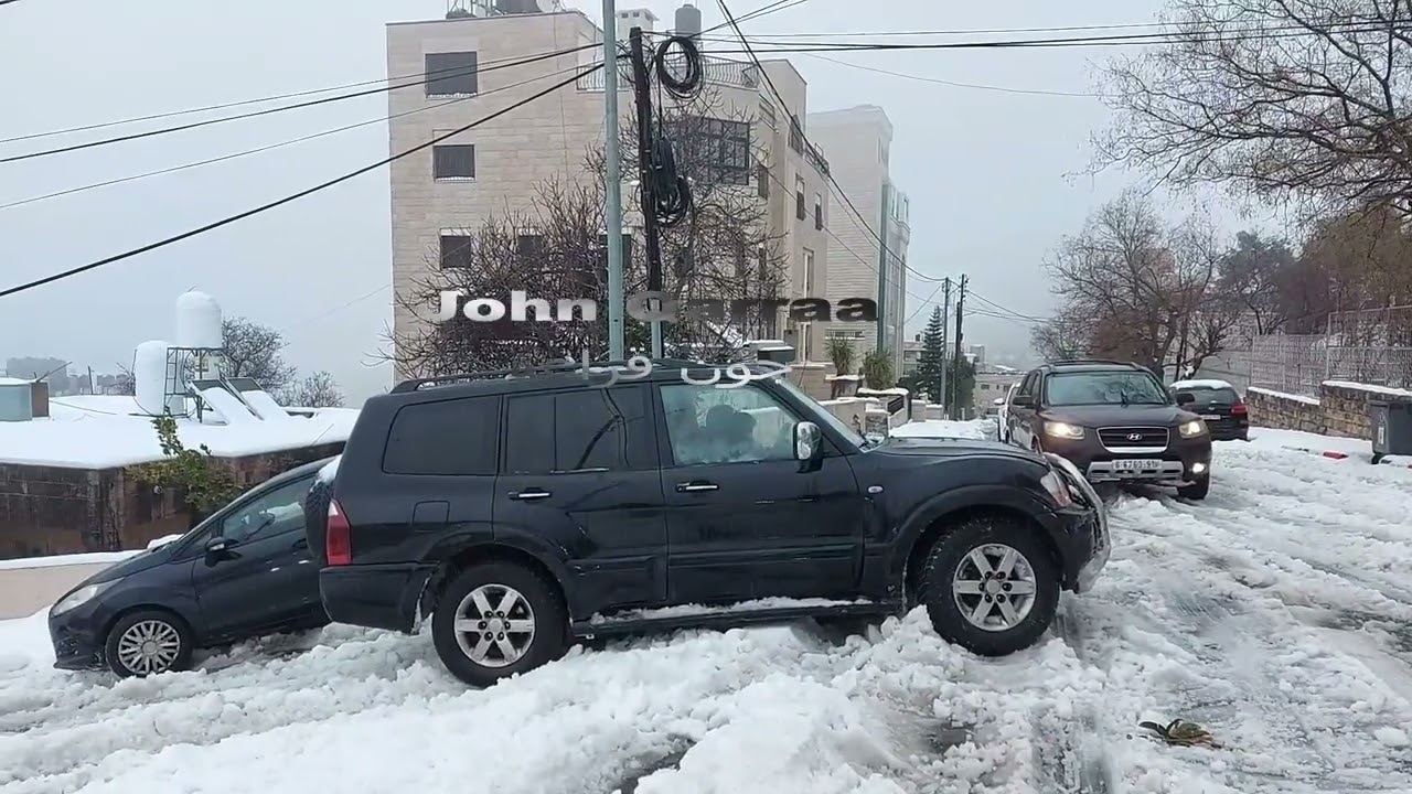 سواقة مرعبة للسيارات على الثلج برام الله Terrifying car driving in the snow in Ramallah