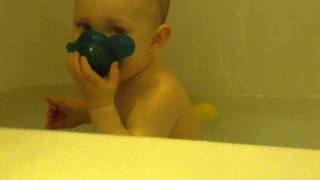 Jack, 14 months, bathtime!