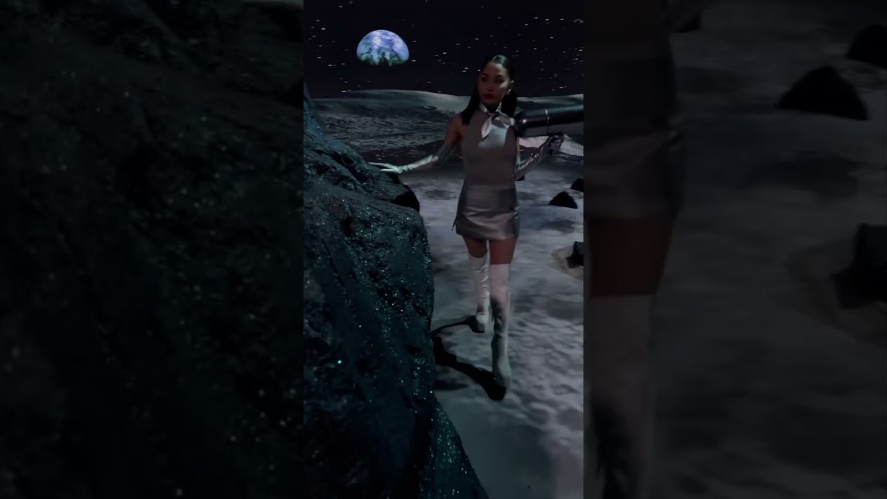 Ariana Grande on the REM beauty experience | 