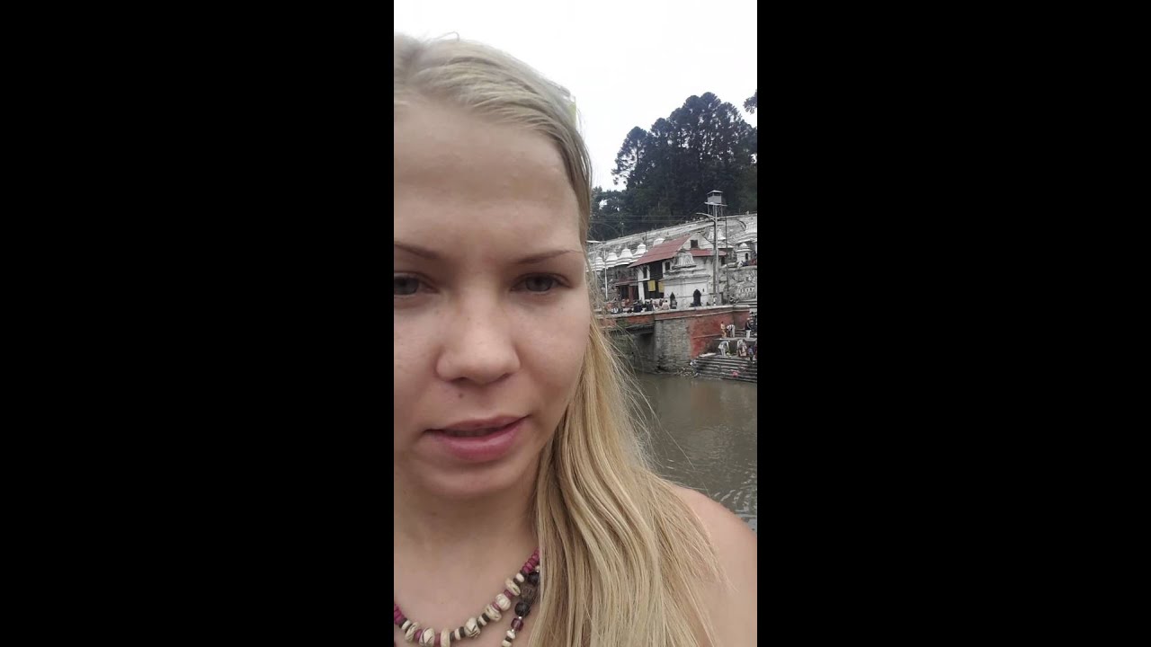 Hindujen polttohautaus paikka Katmandussa / Hindu cremation in Kathmandu