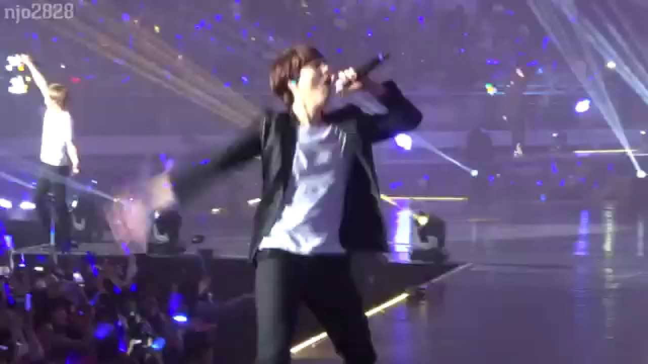 150329 SS6 Nanjing A-Oh - Donghae saw Siwon hugging Eunhyuk and...