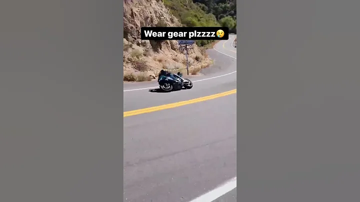 Brutal #motorcycle #crash What went wrong here?? #shorts #superbike #accident - DayDayNews