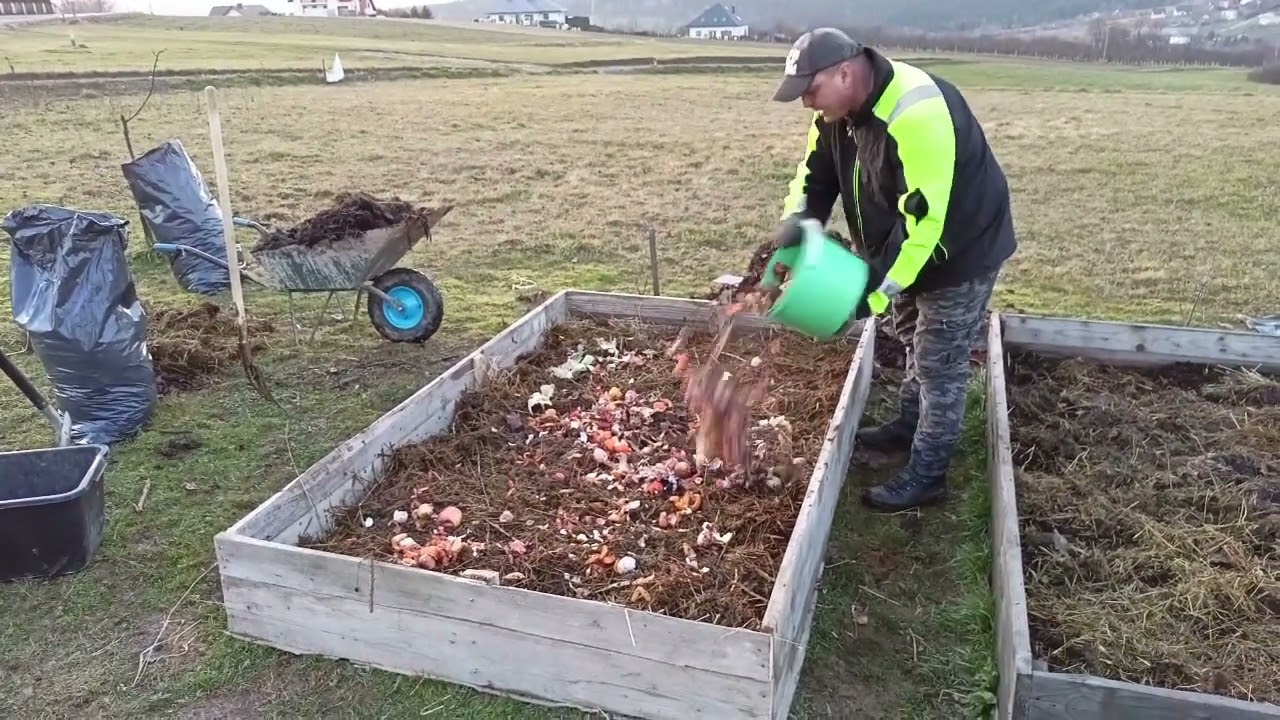 Permakultura - podwyższona grządka, jak zrobić? Krok po kroku.
