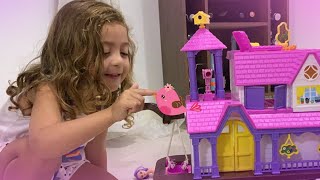 Tem Um Parinho Na Casinha Da Árvore