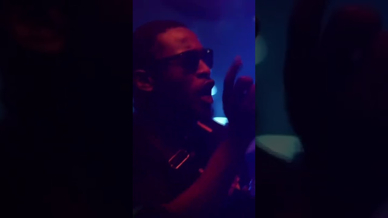How to vibe in the club