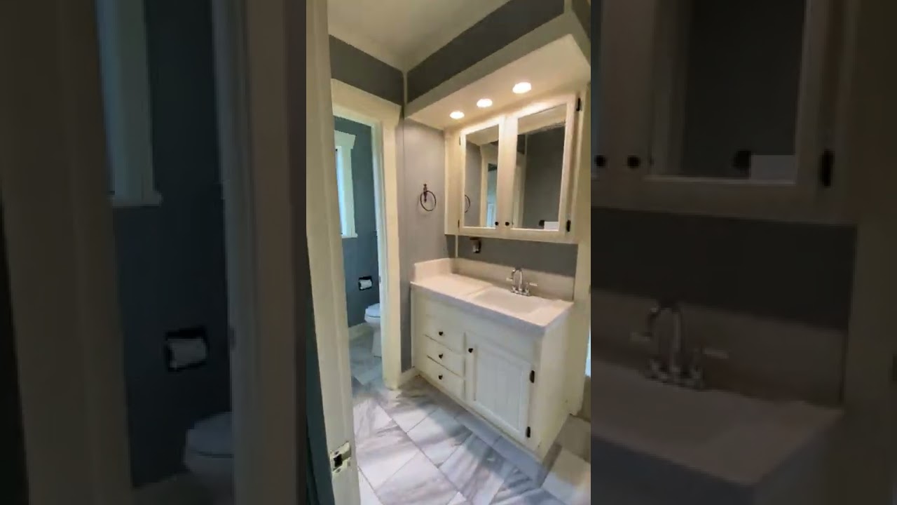 ***BEAUTIFUL HOME WITH PANORAMIC MOUNTAIN VIEWS**