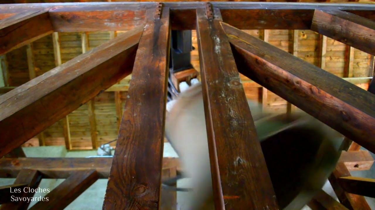 Cloche : Les Houches (74) Statue du Christ-Roi (le Coupeau)