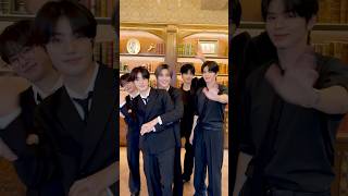 둘 중에 하나를 고른다면🧐 #EVNNE #이븐