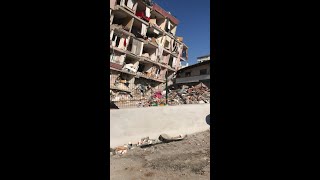 Dersimli akademisyenin bulunduğu enkazda çalışma