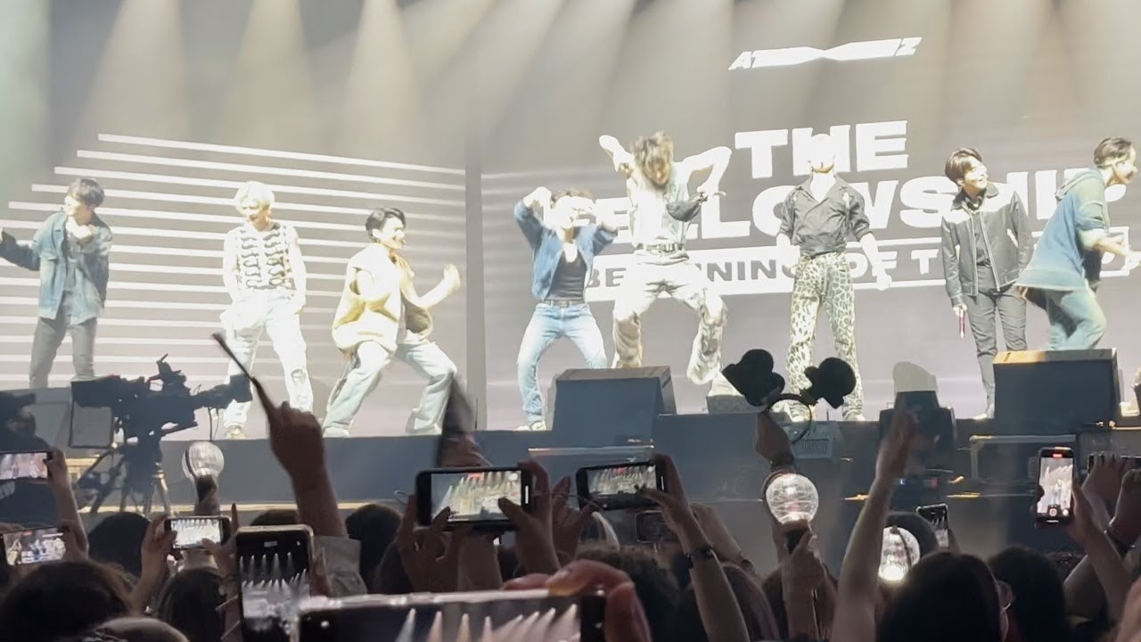 ATEEZ (에이티즈) in Paris 220504 - Ment #6 ATEEZ go crazy, Atinys earthquake & wave, freestyle [4K HDR]