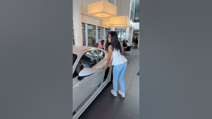 MY BRAND NEW PORSCHE CAME WITH FOOD!! #food #shorts #cars #porsche