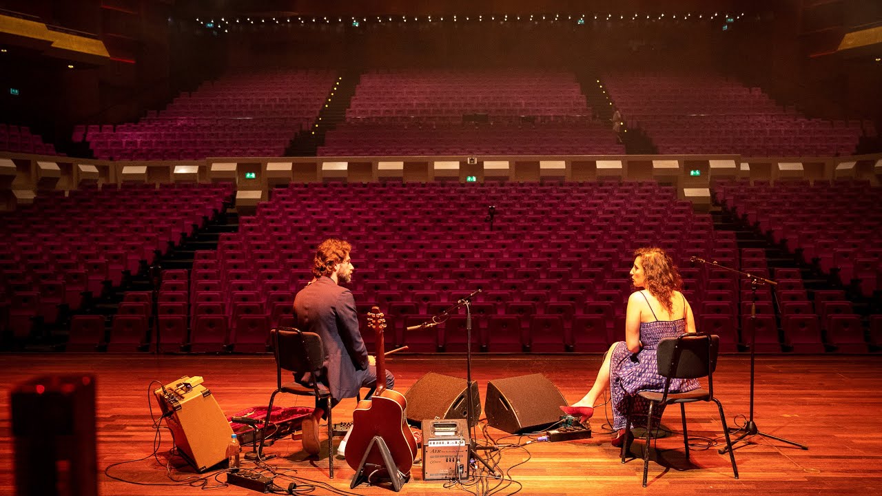 Guarda Sanem Kalfa & George Dumitriu | de Doelen x NSRT: online lunchbreak su YouTube Guarda Sanem Kalfa & George Dumitriu | de Doelen x NSRT: online lunchbreak su YouTube