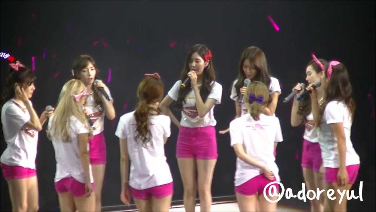 131012 SNSD Girls & Peace Singapore - Into The New World