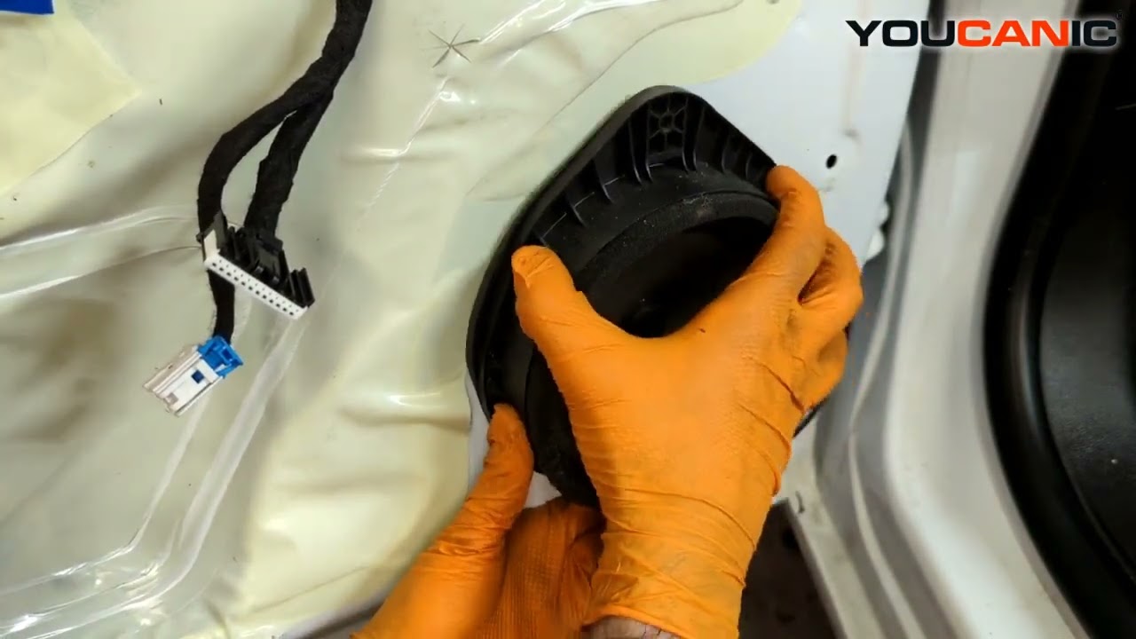 2008-2016 Chevrolet Cruze - Door Speaker Replacement