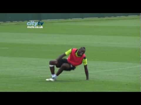 FUNNY Mario Balotelli Mimics Joe Hart