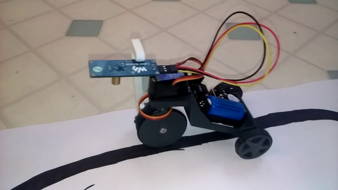 Serafín Ciudadanía Suradam Laser Guided Tricycle Robot - YouTube