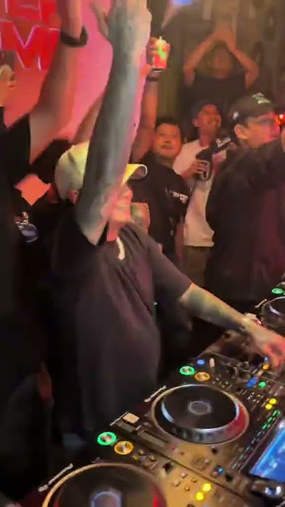 DJ perform Ganteng Ganteng Swag Reza Arap