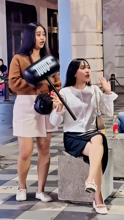 Hummer prank very panicked beautifull lady #viralvideo #viralshort #trendingshorts