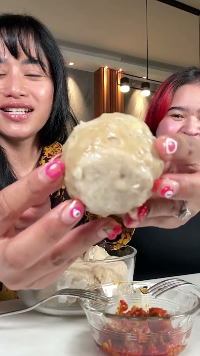 REVIEW OF MAUDY'S MEATBALL MONCROTš„