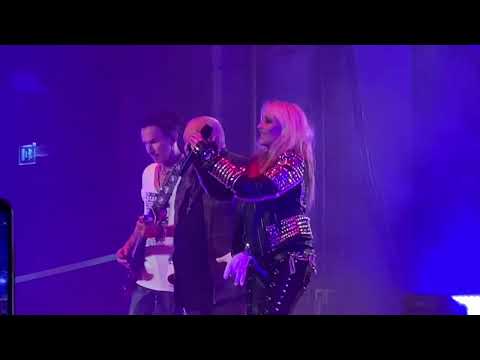 Doro - Breaking the Law (Acoustic Version [Bonus Track])