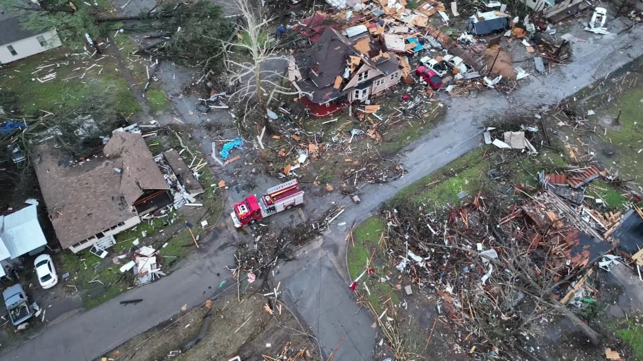Drone video of tornado destruction in Wynne, Arkansas - YouTube