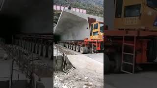 Enteresan Büyük İnşaat Nakliye Aracı