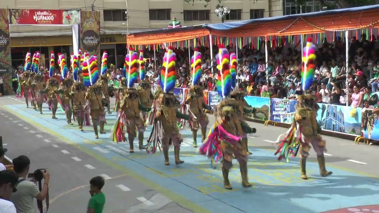 INGRESO A  LA PLAZA DE ARMAS COFRADIA 2025